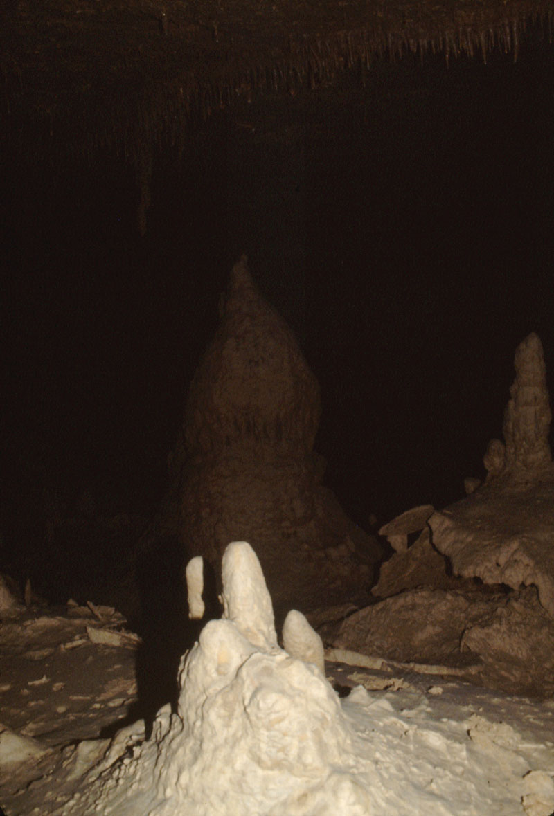 EC-AE-FFR-Giant Stalagmite3